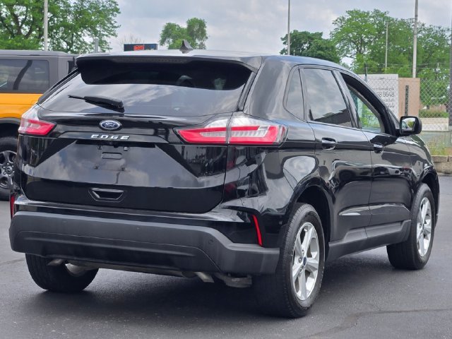 Used 2021 Black Ford SE image 11