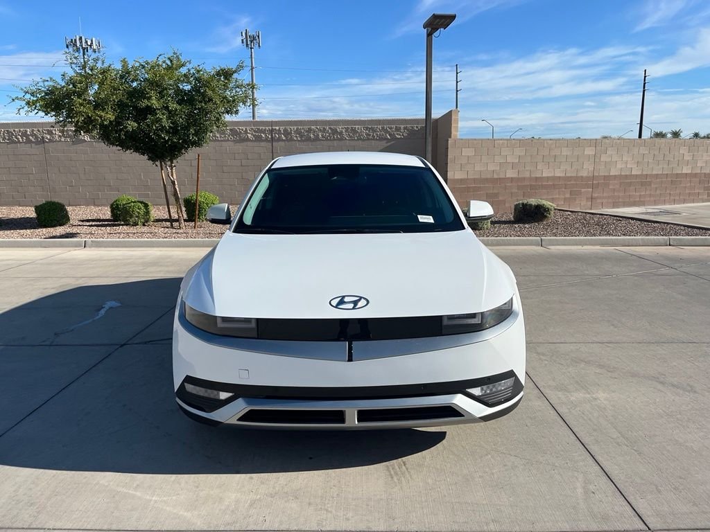 Used 2023 White Hyundai SEL image 3