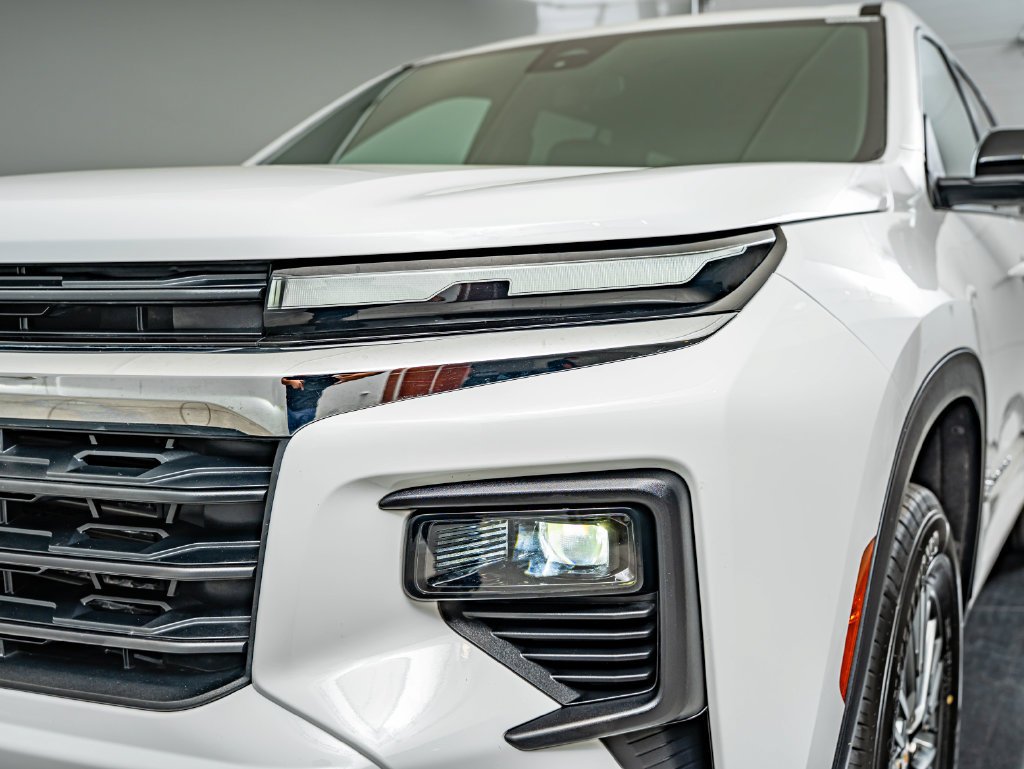 Used 2024 Summit White Chevrolet LS image 13
