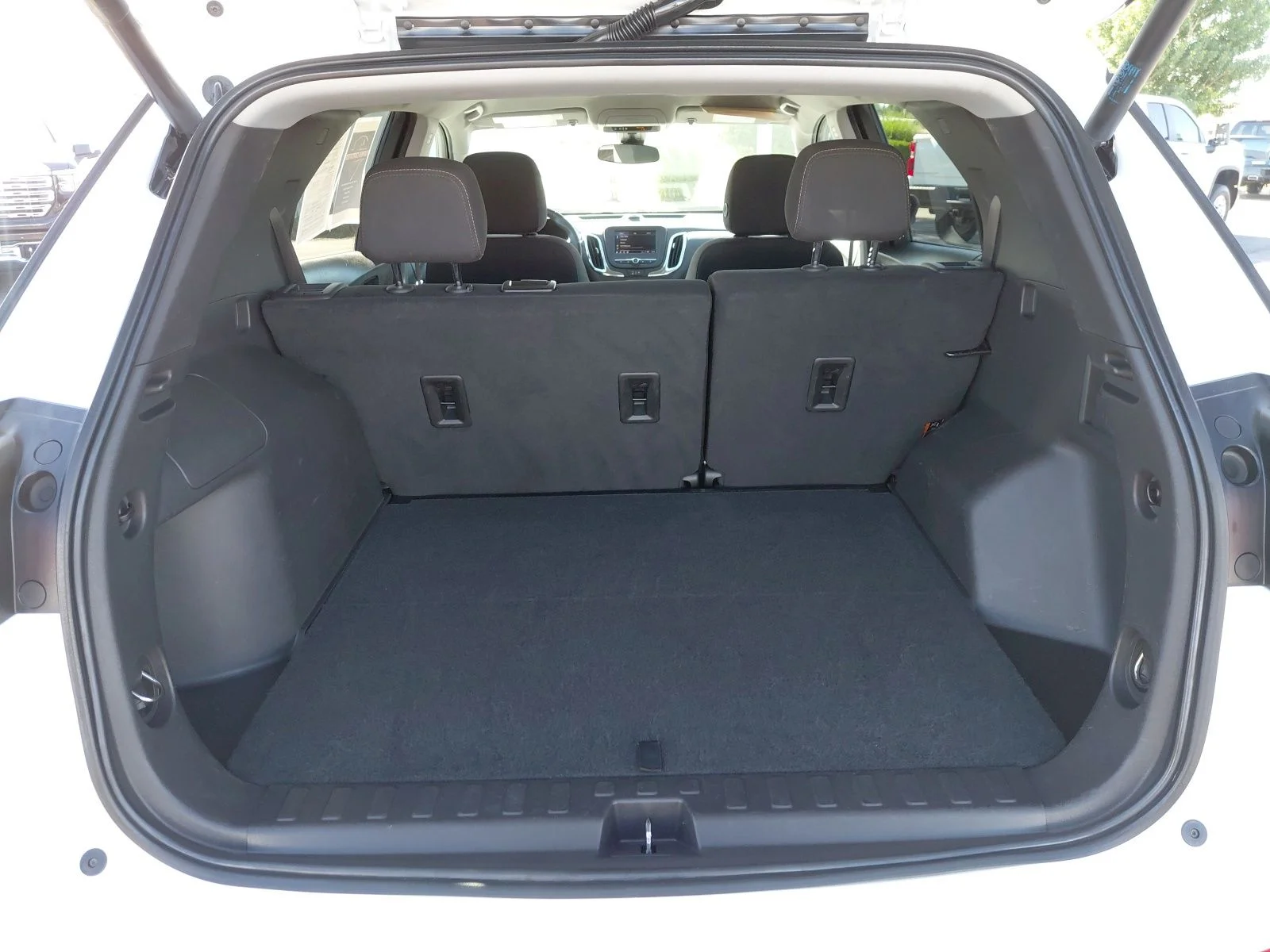 Used 2024 White Chevrolet LT image 25