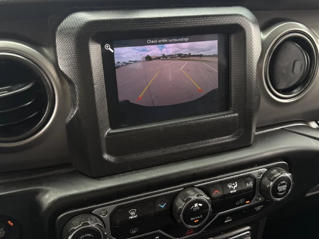 Used 2023 Silver Jeep Sport S image 19
