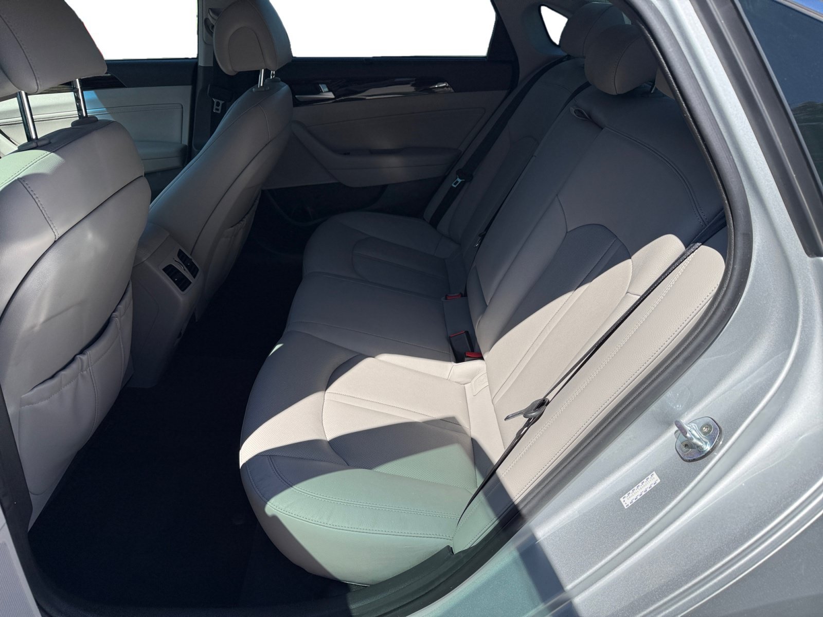 Used 2017 Silver Hyundai Limited image 16