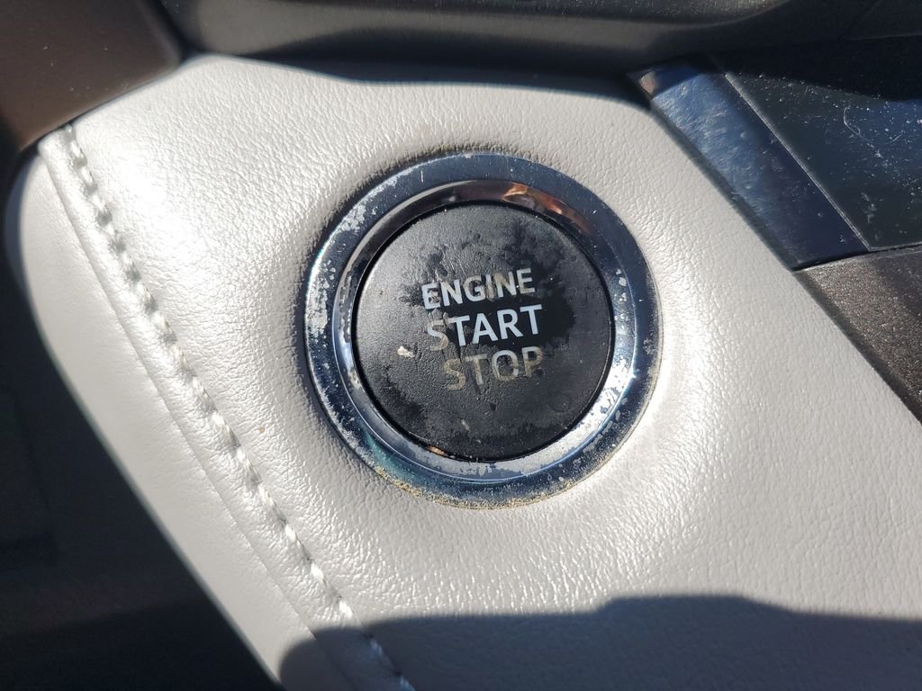 Used 2015 Gray Toyota Limited image 27