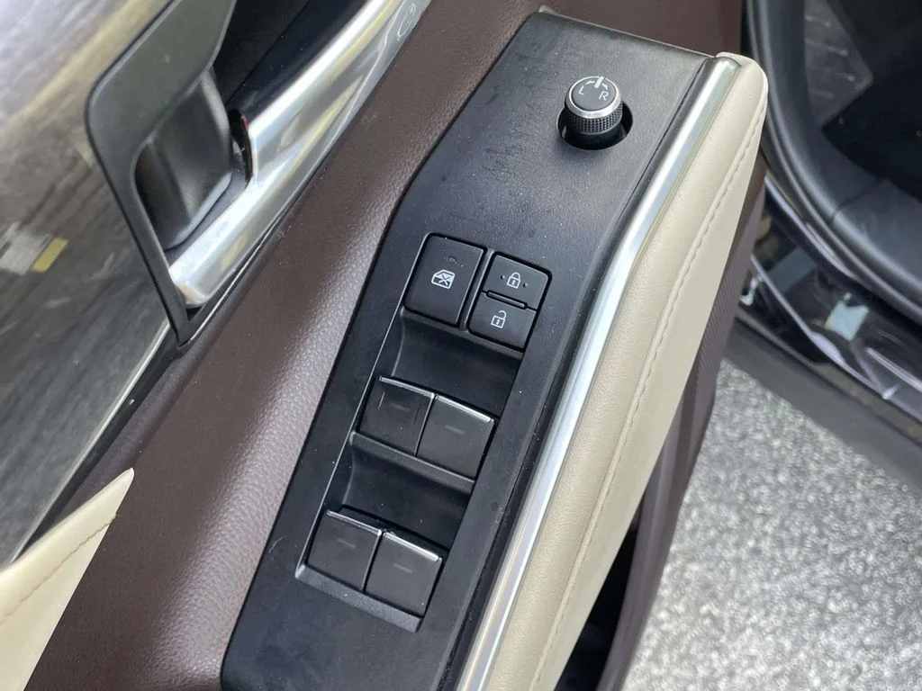 2020 Toyota Highlander Limited - Photo 6