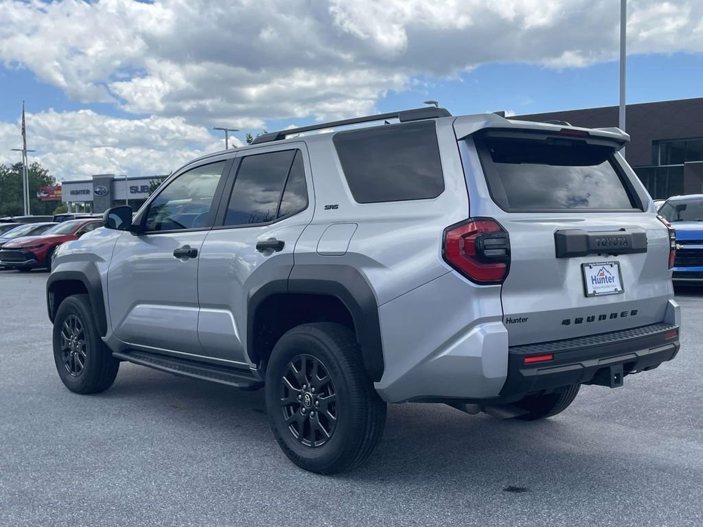 Used 2025 Cutting Edge Toyota SR5 image 27