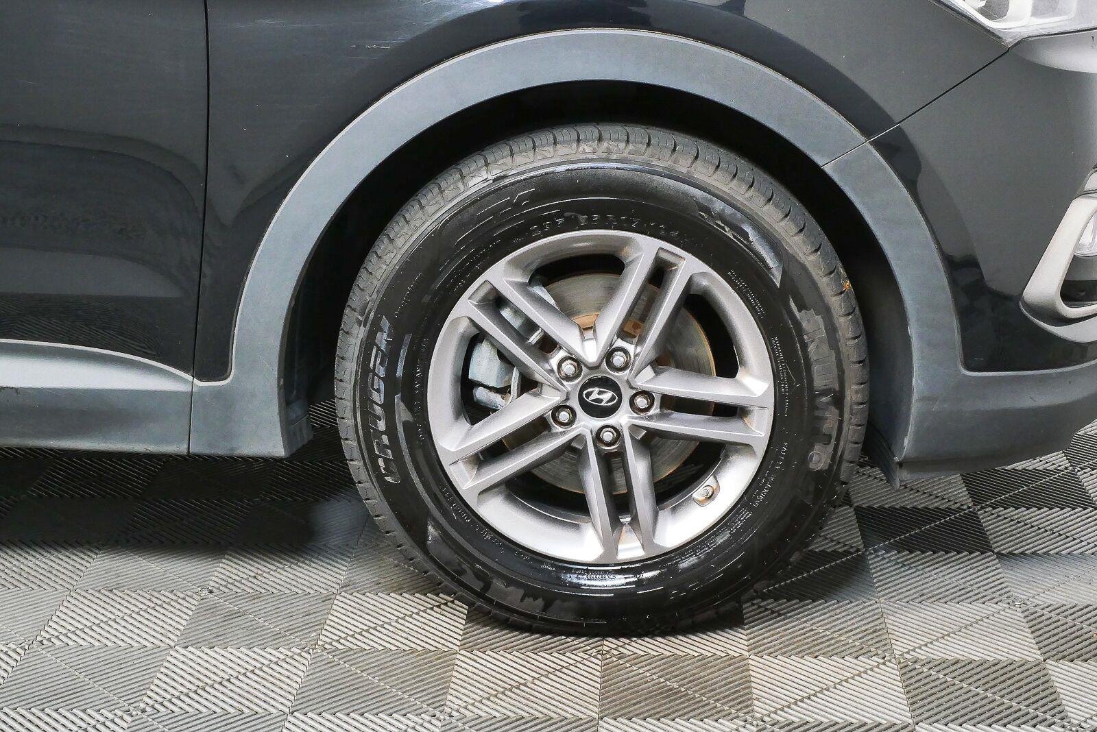 Used 2017 Twilight Black Hyundai 2.4L image 41