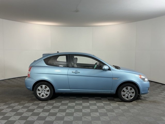 2010 Hyundai Accent GS photo 4