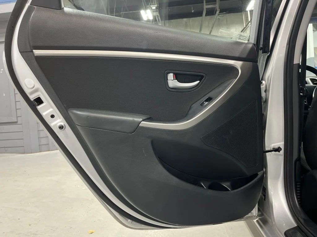 Used 2016 Silver Hyundai Base image 24
