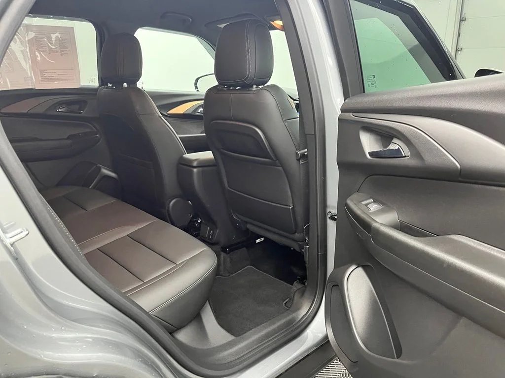 Used 2023 Gray Chevrolet ACTIV image 34