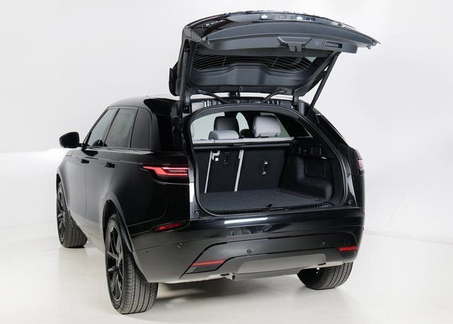 New 2026 Santorini Black Land Rover Dynamic SE image 29