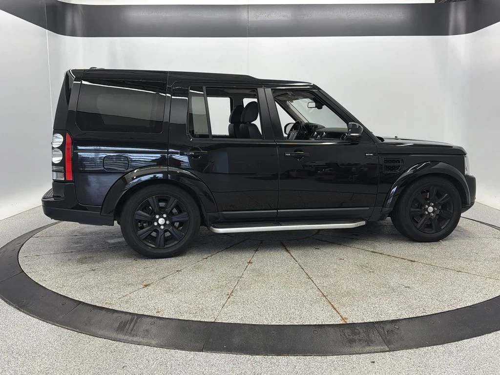 Used 2015 Black Land Rover Base image 7