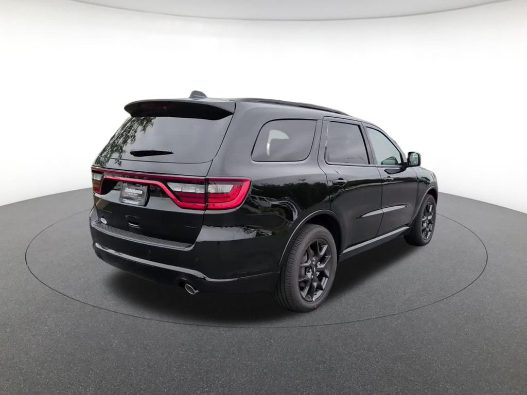 New 2026 Diamond Black Clear-Coat Exterior Paint Dodge GT HEMI V8 image 6
