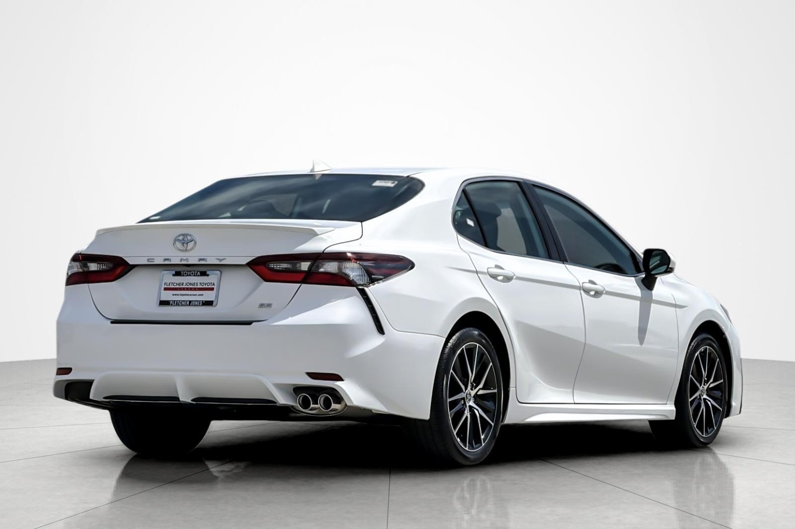 Used 2023 Ice Cap Toyota SE image 5