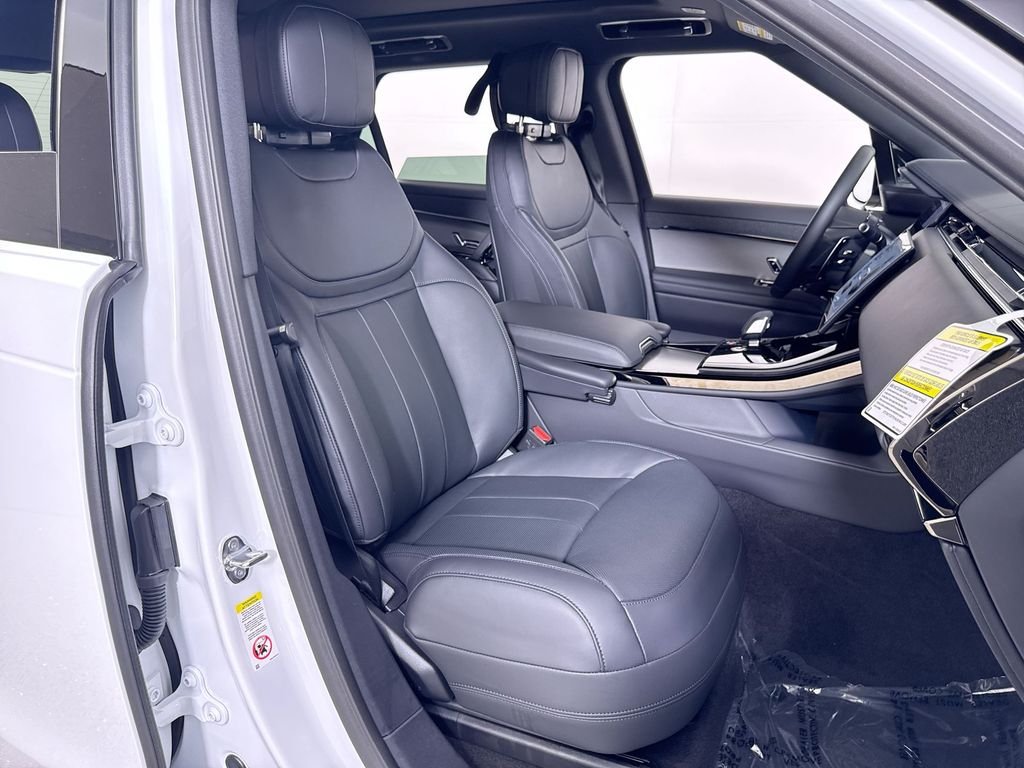 New 2026 Fuji White Land Rover SE image 22