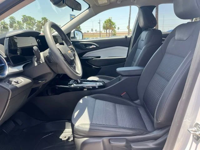 Used 2025 White Chevrolet LT image 19