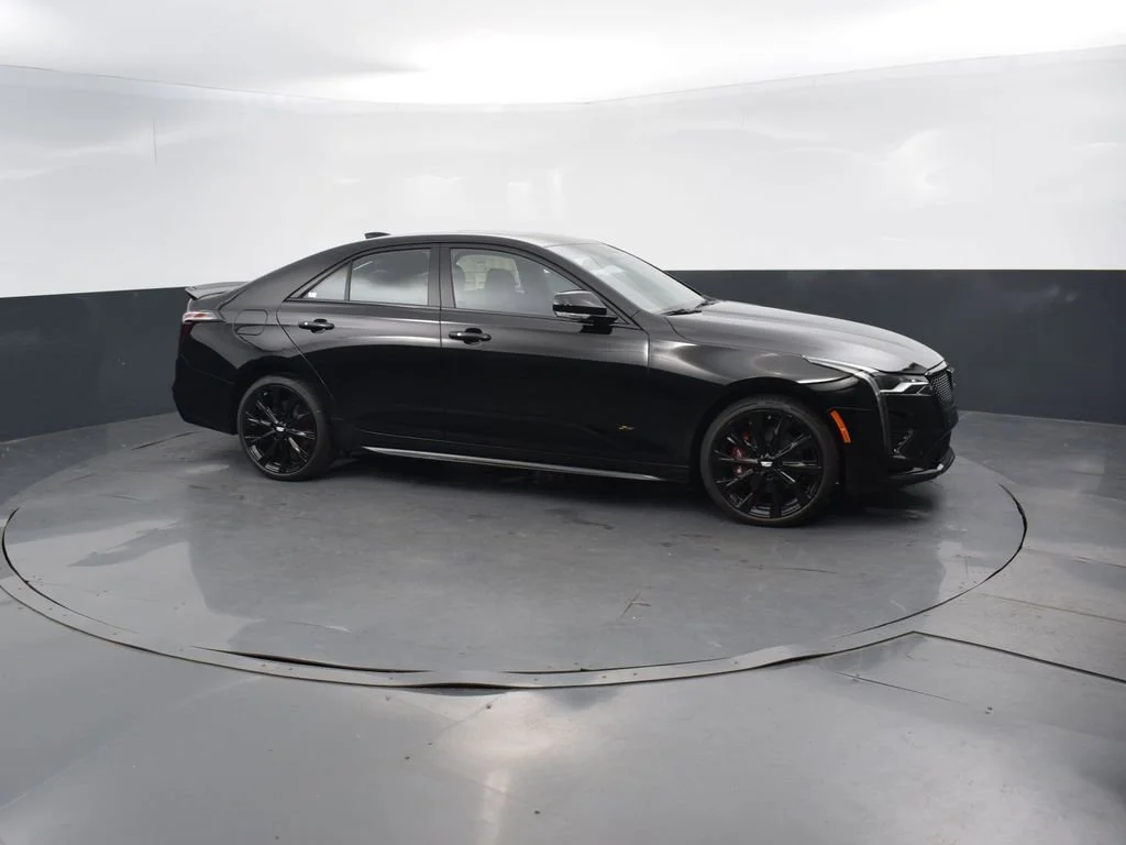 2025 Cadillac CT4 V-Series - Photo 7