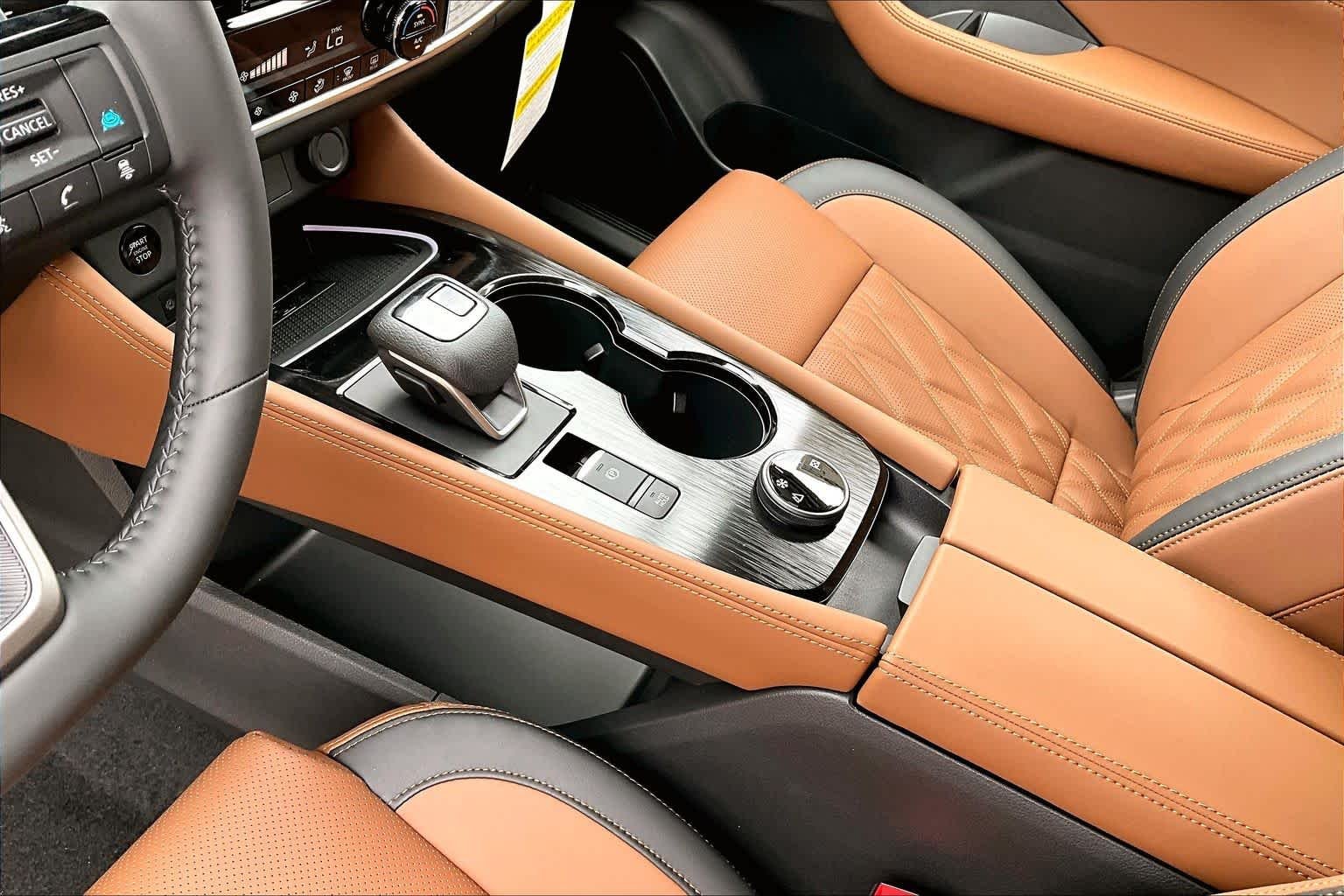 New 2026 Everest White Pearl TriCoat / Super Black Two-tone Nissan Platinum image 11