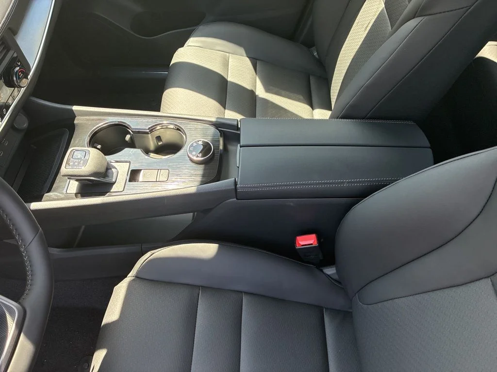 New 2026 Everest White Pearl TriCoat Nissan Dark Armor™ image 21