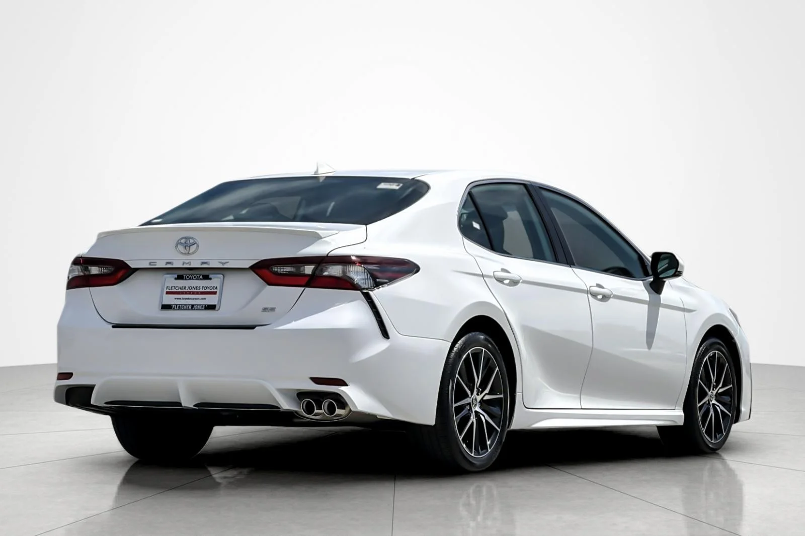 Certified Used 2023 Ice Cap Toyota SE image 5