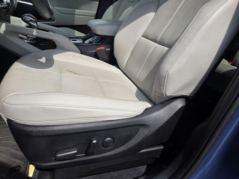 Used 2024 Black Kia EX image 9