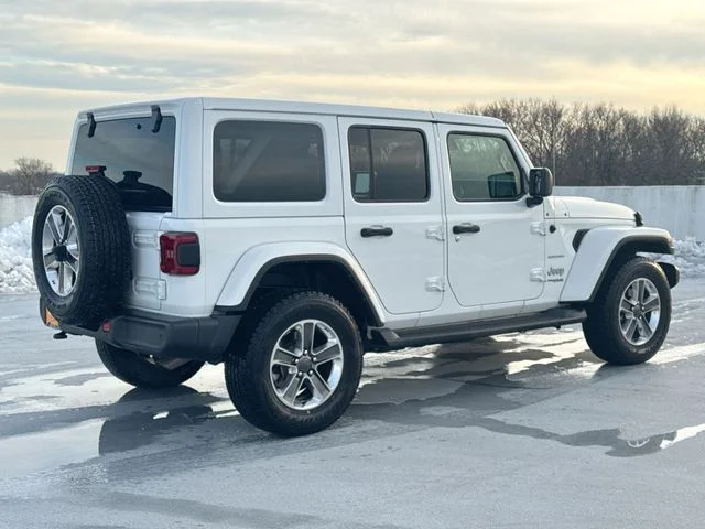 Used 2022 White Jeep Unlimited Sahara image 8