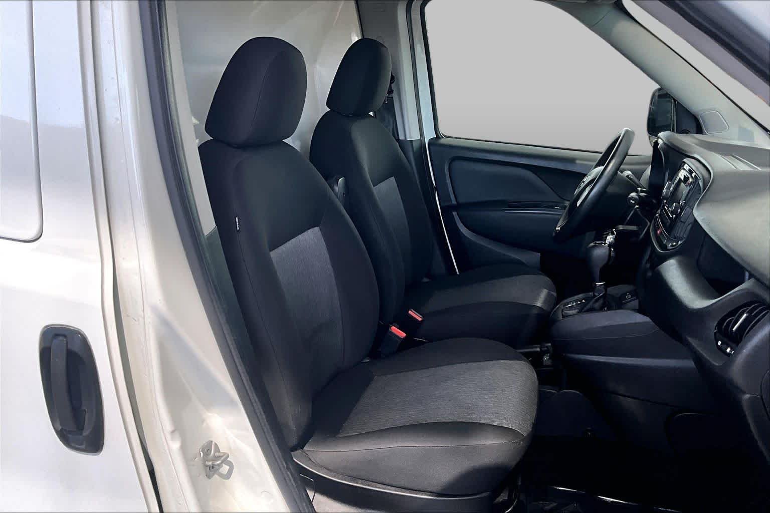 Used 2022 Bright White Ram Tradesman image 9
