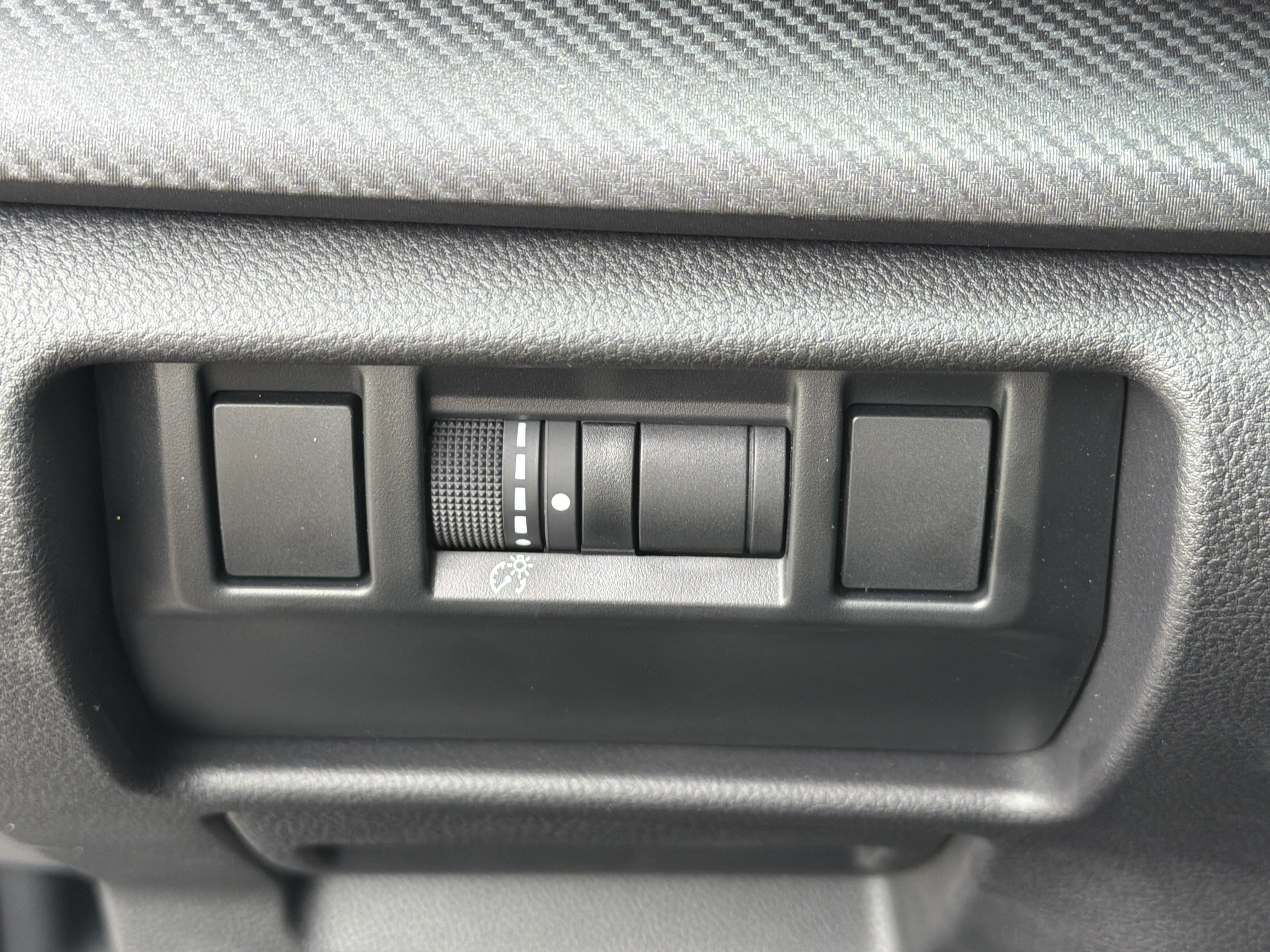 Certified Used 2025 Magnetite Gray Metallic/Crystal Black Silica Subaru Limited image 30