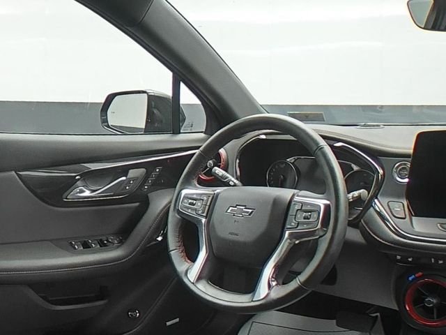 Used 2025 Black Chevrolet RS image 35