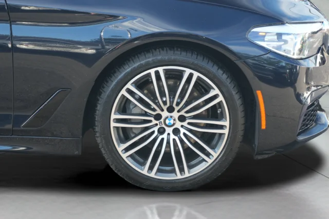 Used 2018 Black BMW 530i xDrive image 46