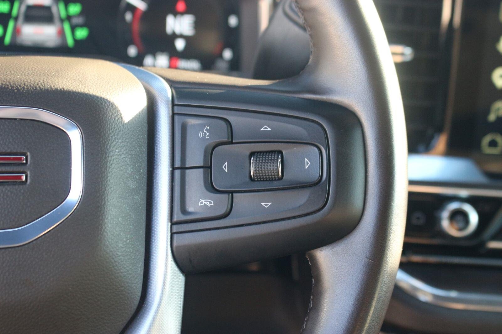 Used 2025 Onyx Black GMC SLT image 19