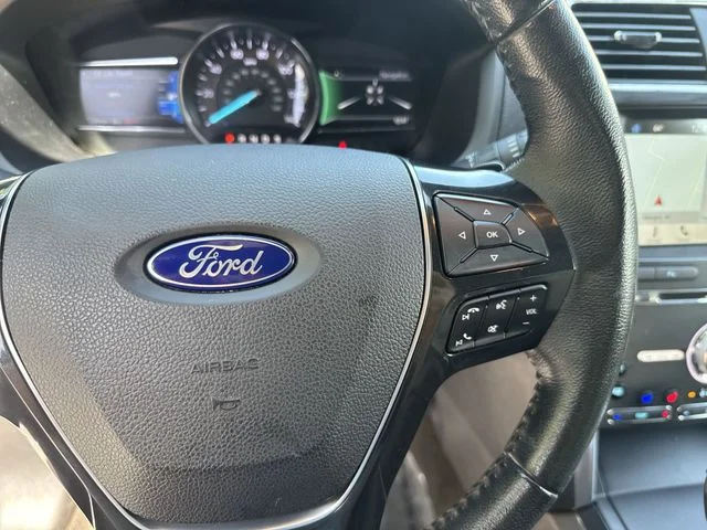 Used 2017 White Ford Limited image 20