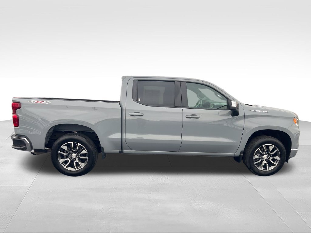 Used 2024 Gray Chevrolet LT image 6