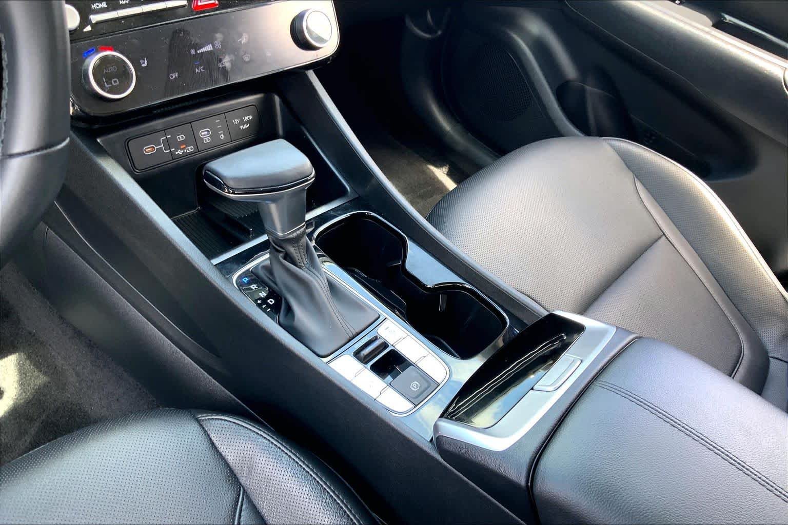 Used 2025 Atlantis Blue Hyundai SEL Convenience image 17