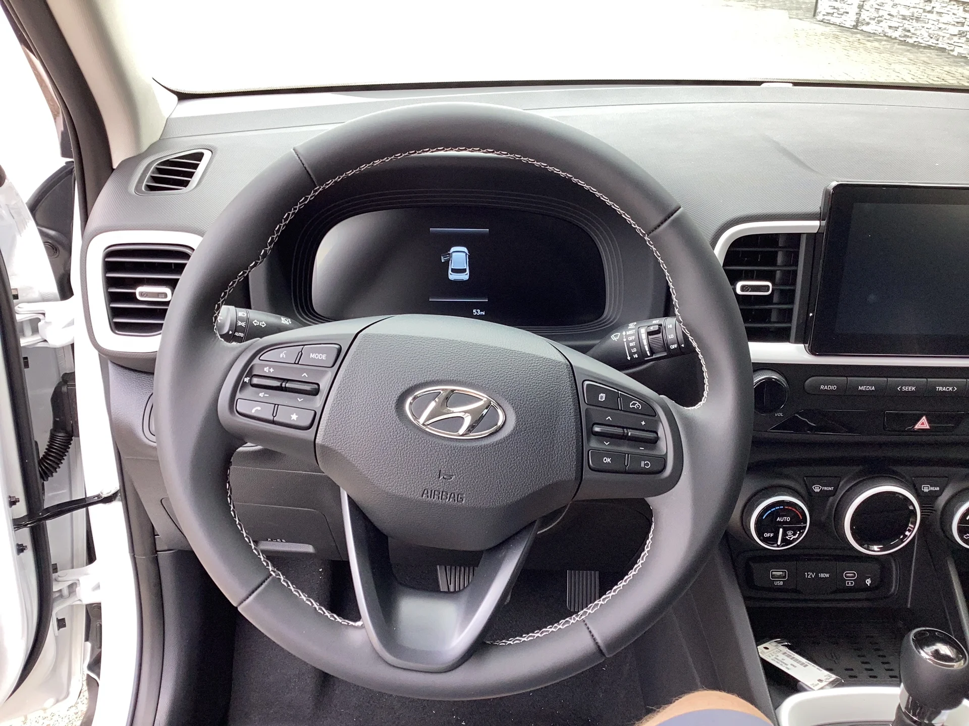 New 2026 Lunar White/Black Roof Hyundai SEL w/Two-Tone Roof image 12