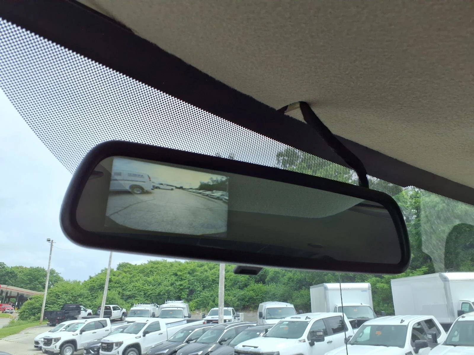 New 2026 Summit White GMC Work Van image 9