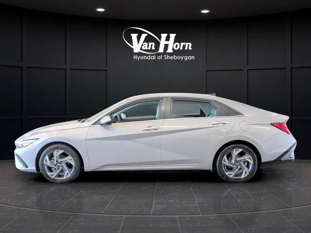 Certified Used 2025 Fluid Metal Hyundai Limited image 4