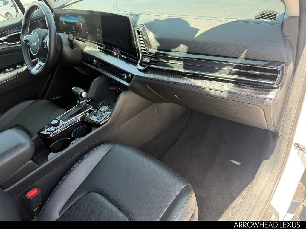Used 2023 White Kia SX image 11