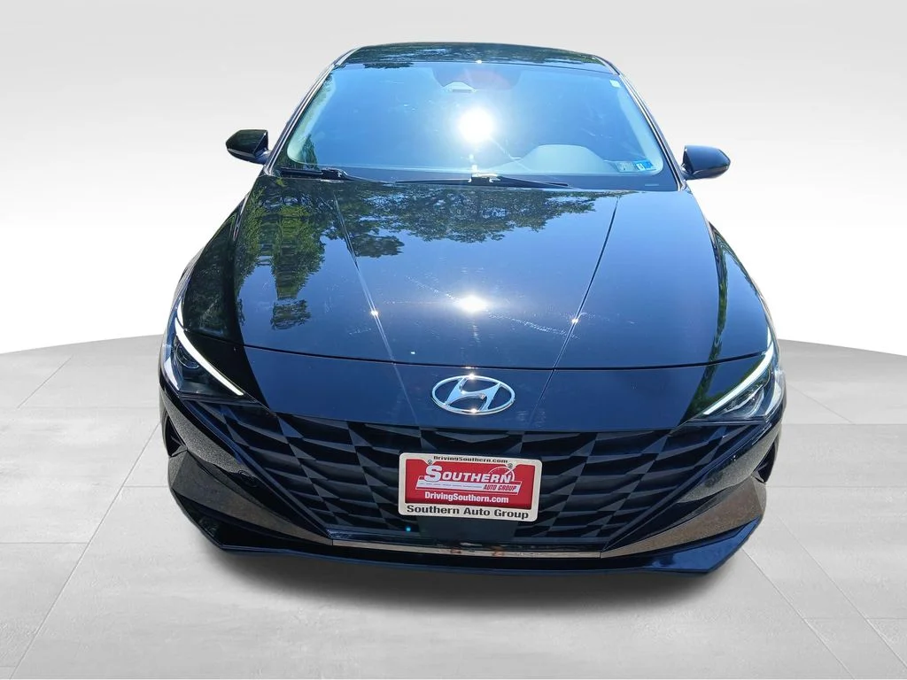 Used 2023 Black Hyundai SEL image 18
