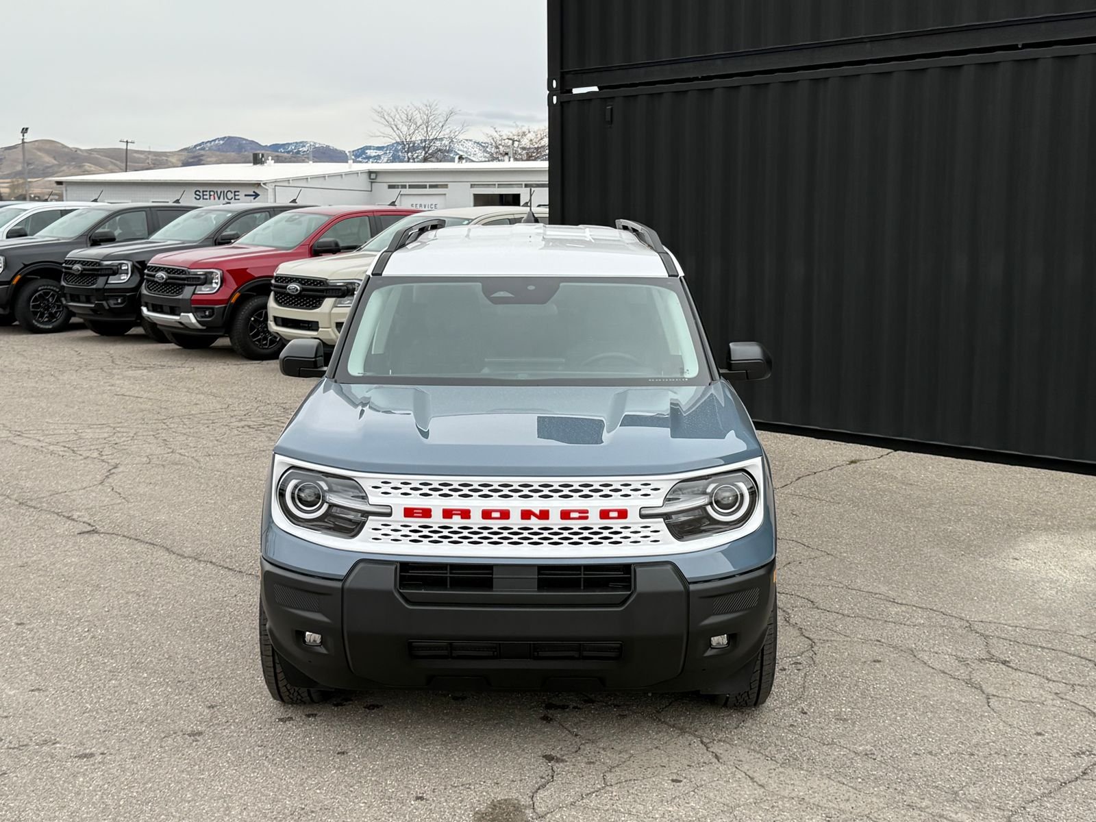 View vehicle photo 2
