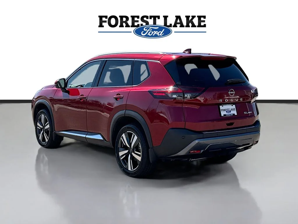 Used 2023 Scarlet Ember Nissan SL image 5