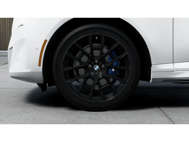 New 2027 Mineral White Metallic BMW 40 xDrive image 7