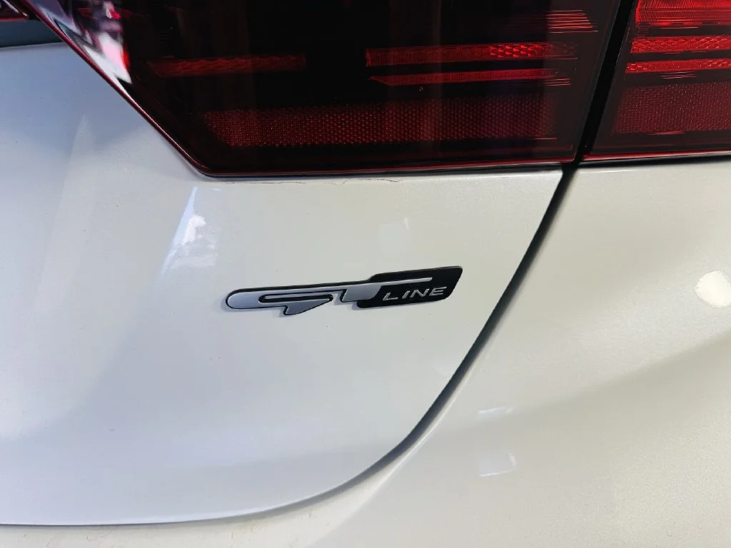 Used 2023 White Kia GT-Line image 26