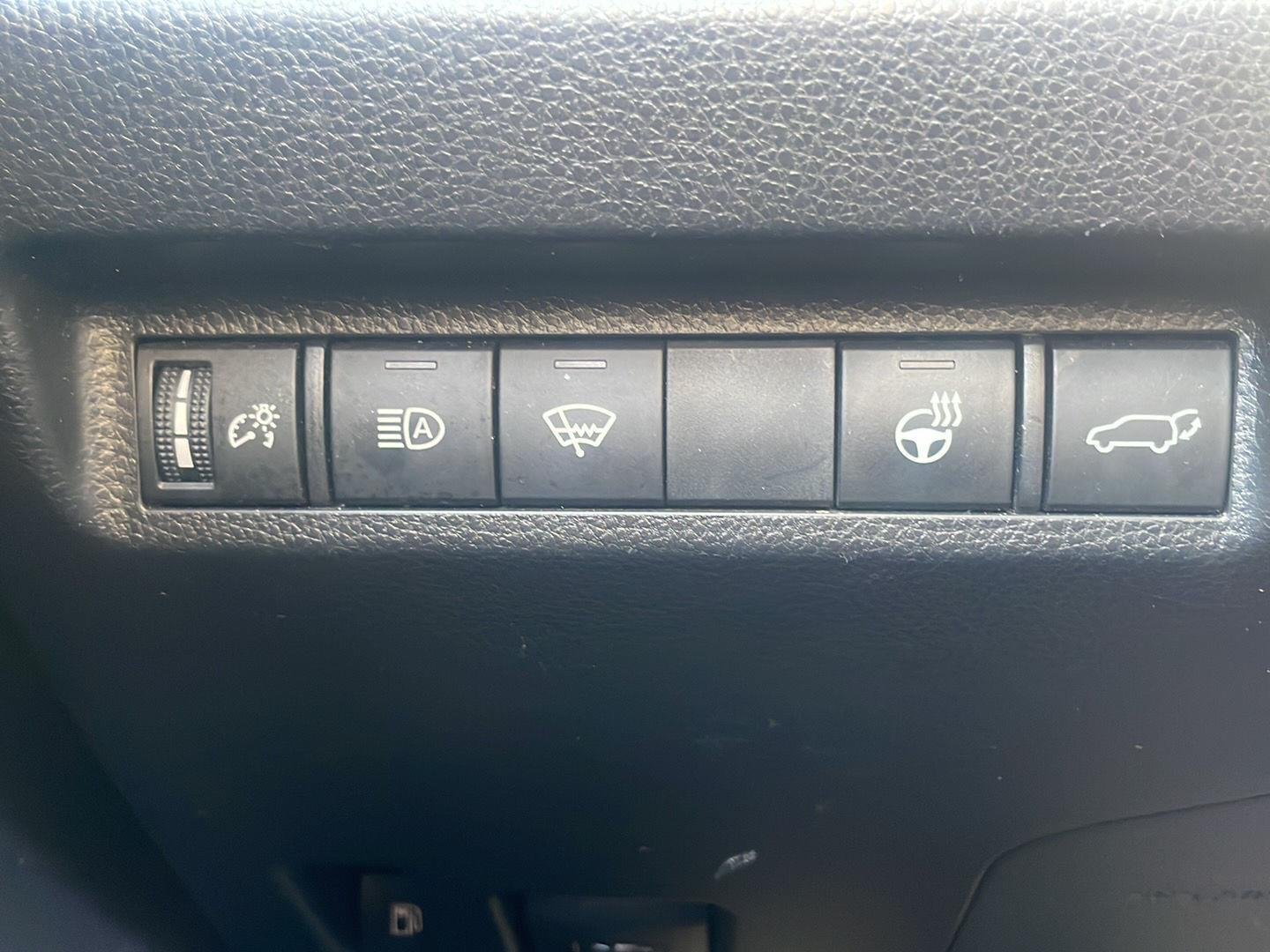 Used 2022 Magnetic Gray Metallic Toyota SE image 6