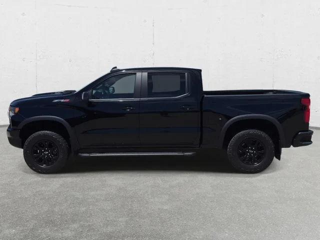 Used 2022 Black Chevrolet ZR2 image 8