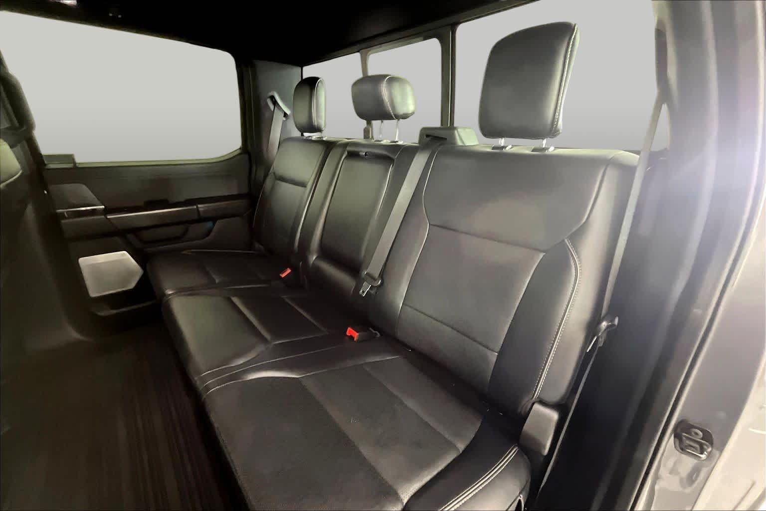 Used 2024 Carbonized Gray Metallic Ford LARIAT image 18