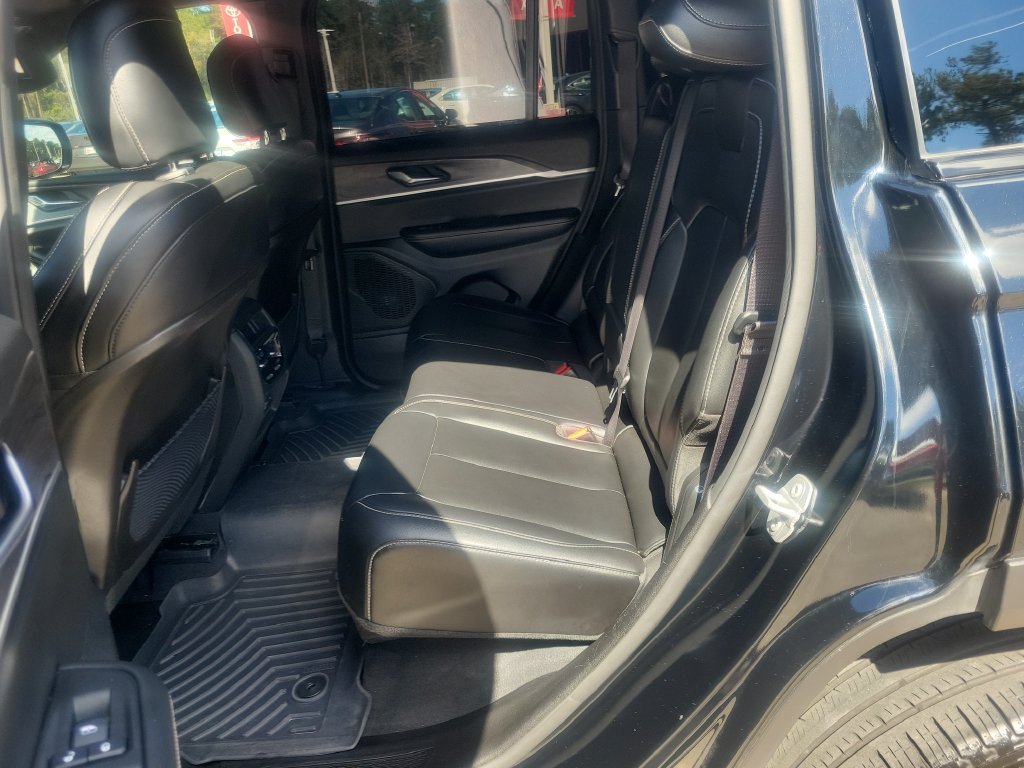 Used 2025 Black Jeep Limited image 31
