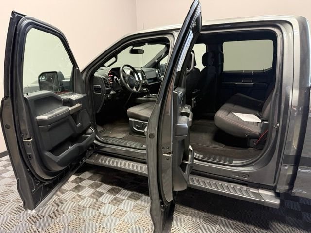 Used 2020 Magnetic Metallic Ford XLT image 13
