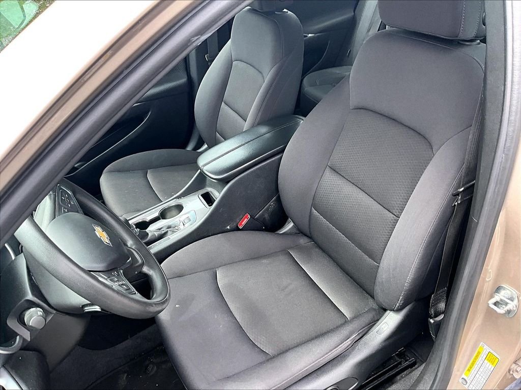 Used 2023 Mineral Gray Metallic Chevrolet  image 10