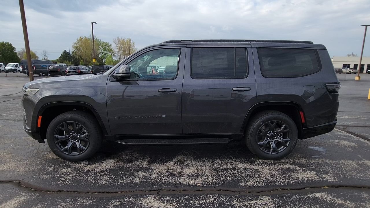 New 2026 Baltic-Gray Metallic Clear-Coat Exterior Paint Jeep Limited Altitude image 5
