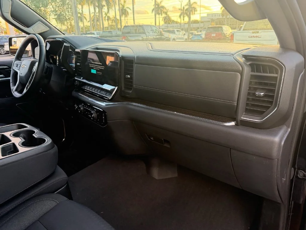 Used 2024 Black Chevrolet LT (2FL) image 18